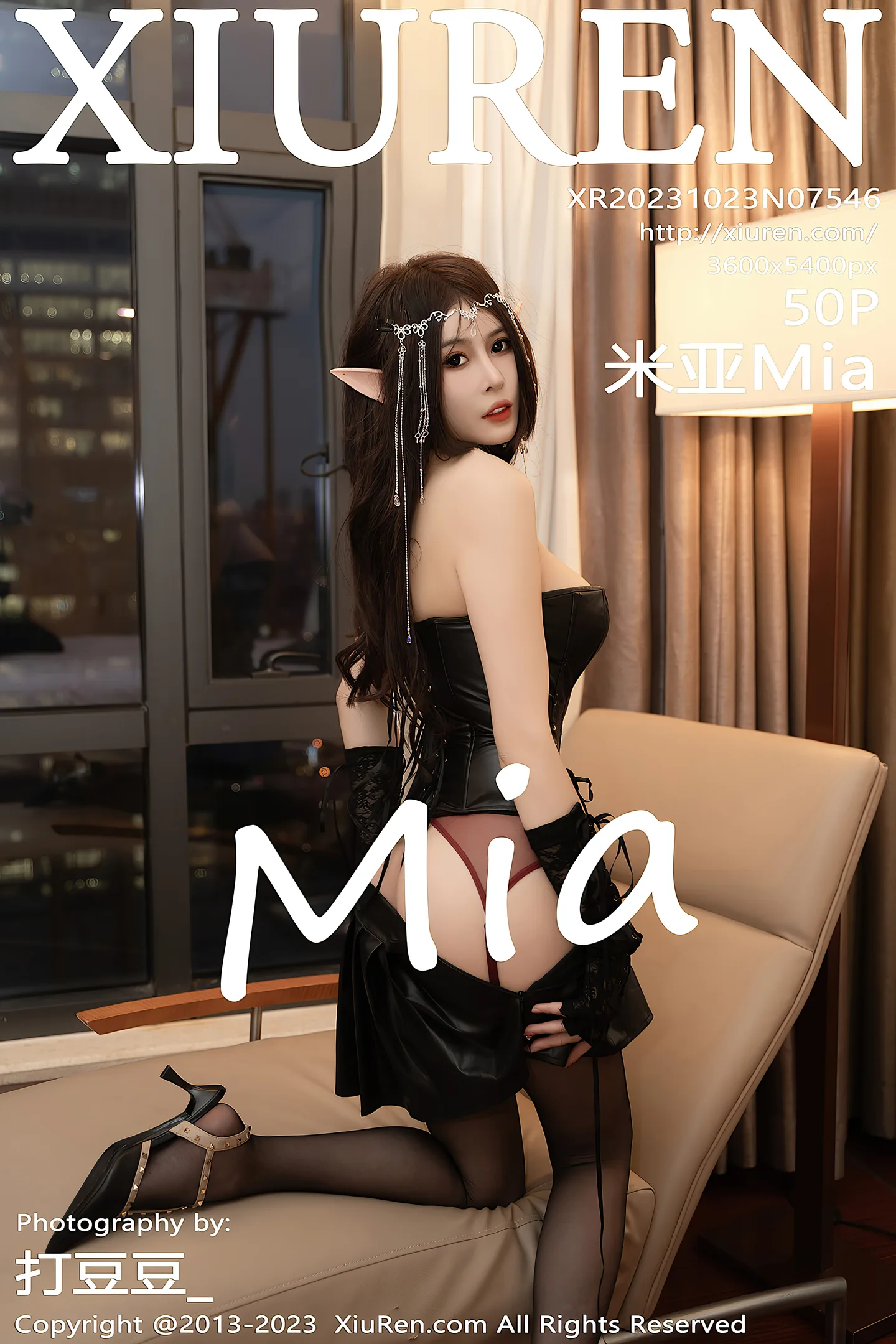 [XiuRen秀人网]No.7546_模特米亚Mia性感精灵装扮黑色情趣服饰配黑丝吊袜惹火诱惑写真50P-秀人网 - XiuRen.Space